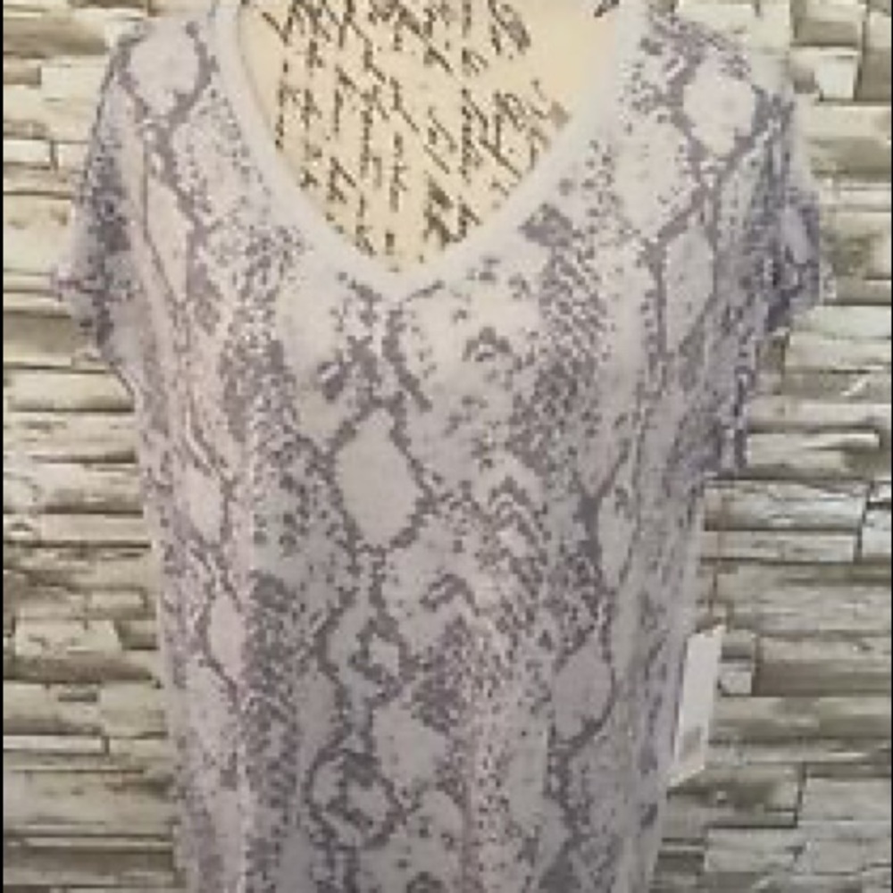NWT LuLaRoe Cozy Short Sleeve Snakeskin Print  XL